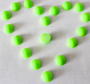 Zelené neonové půlperly 10 mm