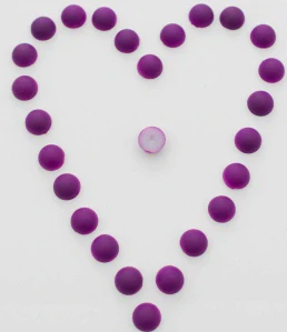 Tmavě fialové půlperly 8 mm