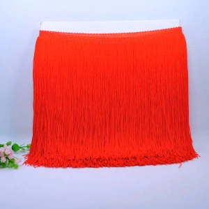 Červené nylonové třásně 30 cm