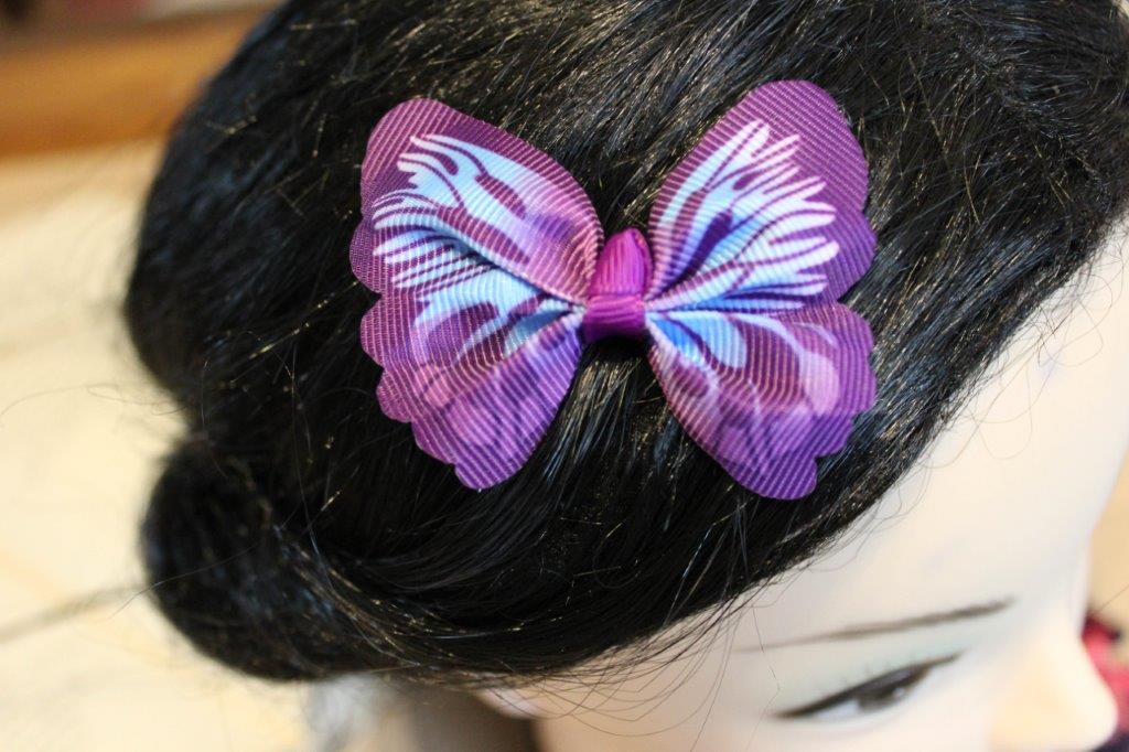 Fialová sponka Motýl