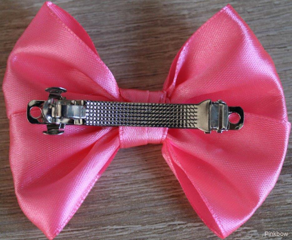 Světle růžová retro spona