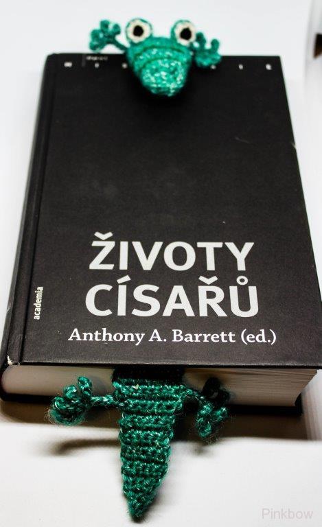  Háčkovaná záložka do knihy Krokodýl