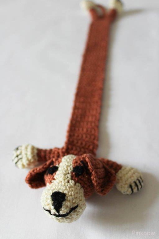 Háčkovaná záložka do knihy Pejsek