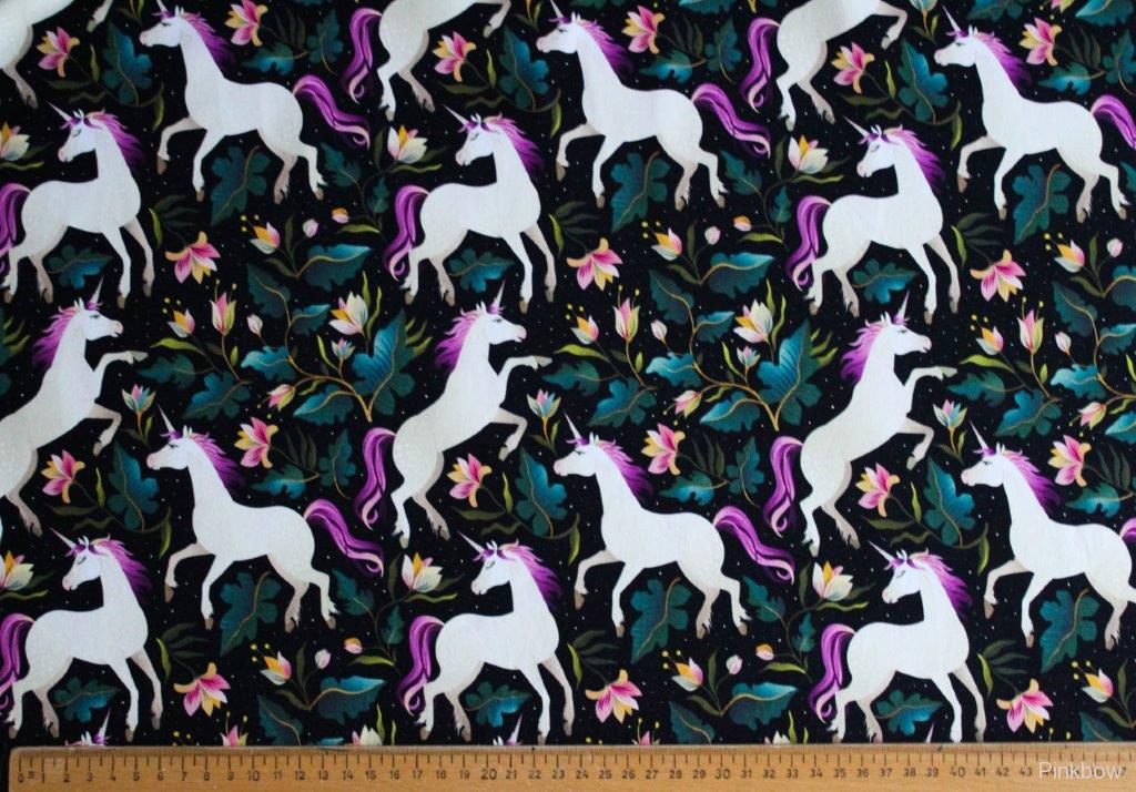 Bavlněný úplet jednorožci na černé