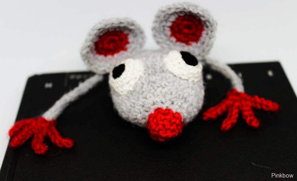  Háčkovaná záložka do knihy Myš