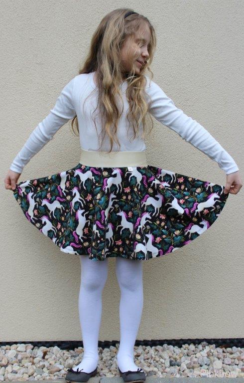 Bavlněný úplet jednorožci na černé